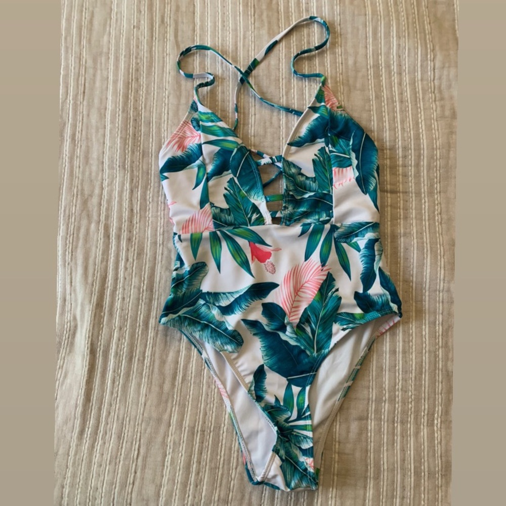 Hawaiian print full piece bathing suit